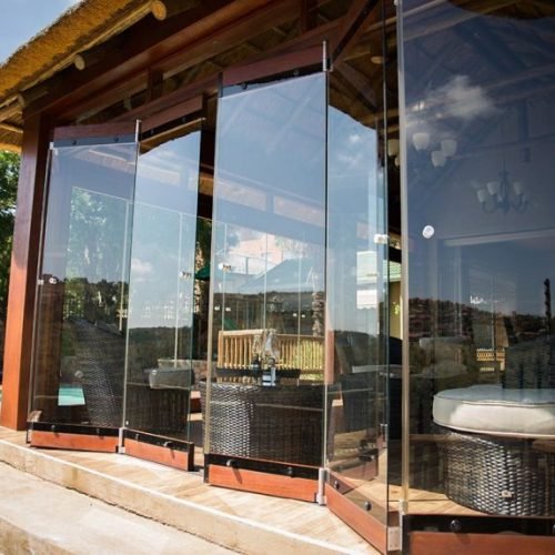 FRAMELESS FOLDING DOORS e1690070217561